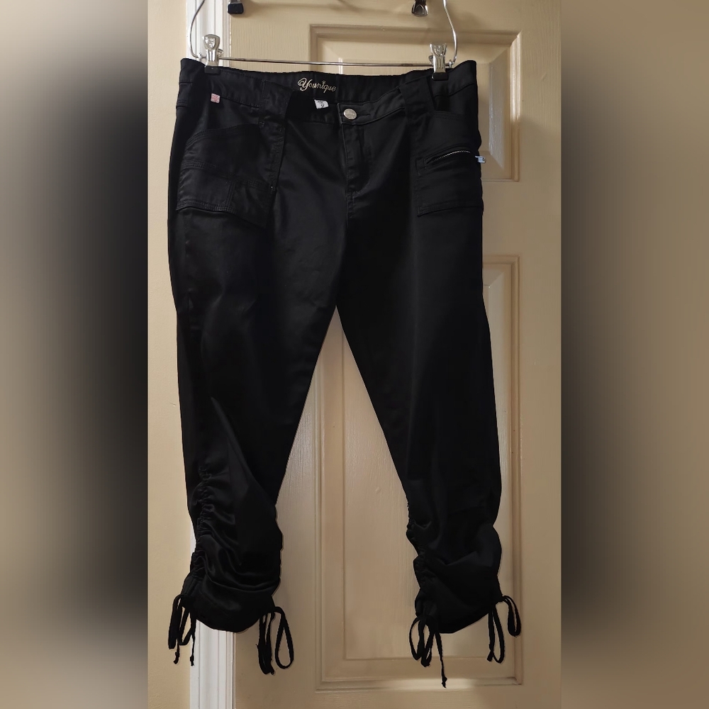 Younique Black Capris with Elastic Waistband